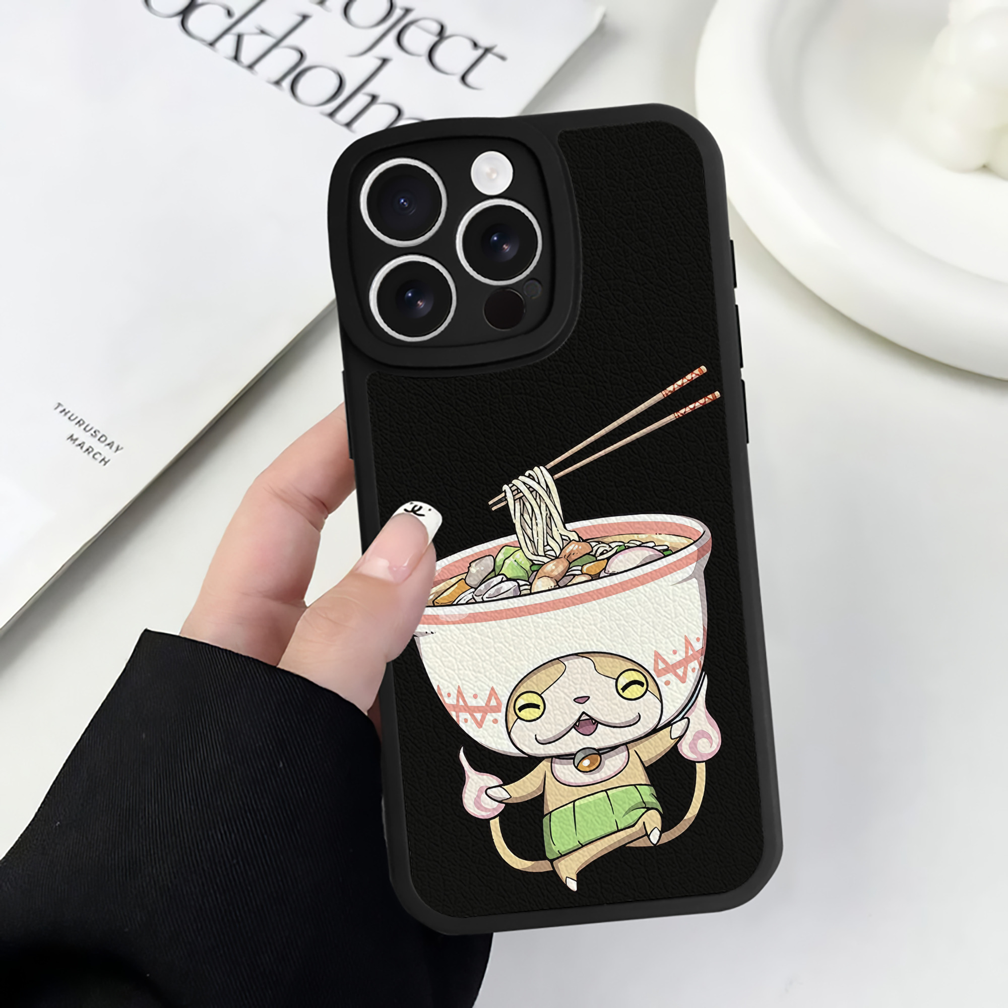 （画像用） 妖怪ウォッチ Yo-kai Watch 【iPhone 16シリーズ対応】シリコンスマホケース（レザー調） 材質：シリコン